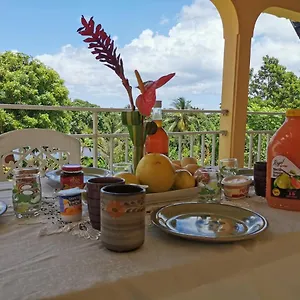 D'hôte Dans La Charmante Commune De Ste Rose Sainte-Rose
